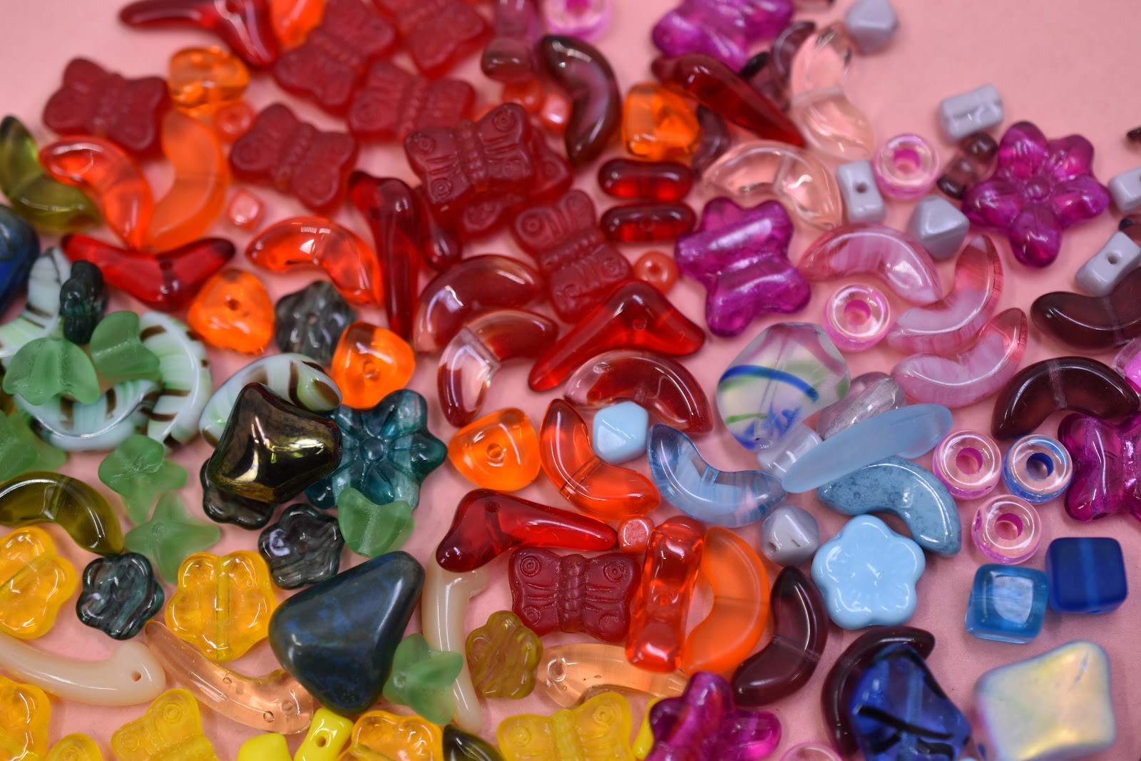 Contas de murano para bijuterias: características e aplicações