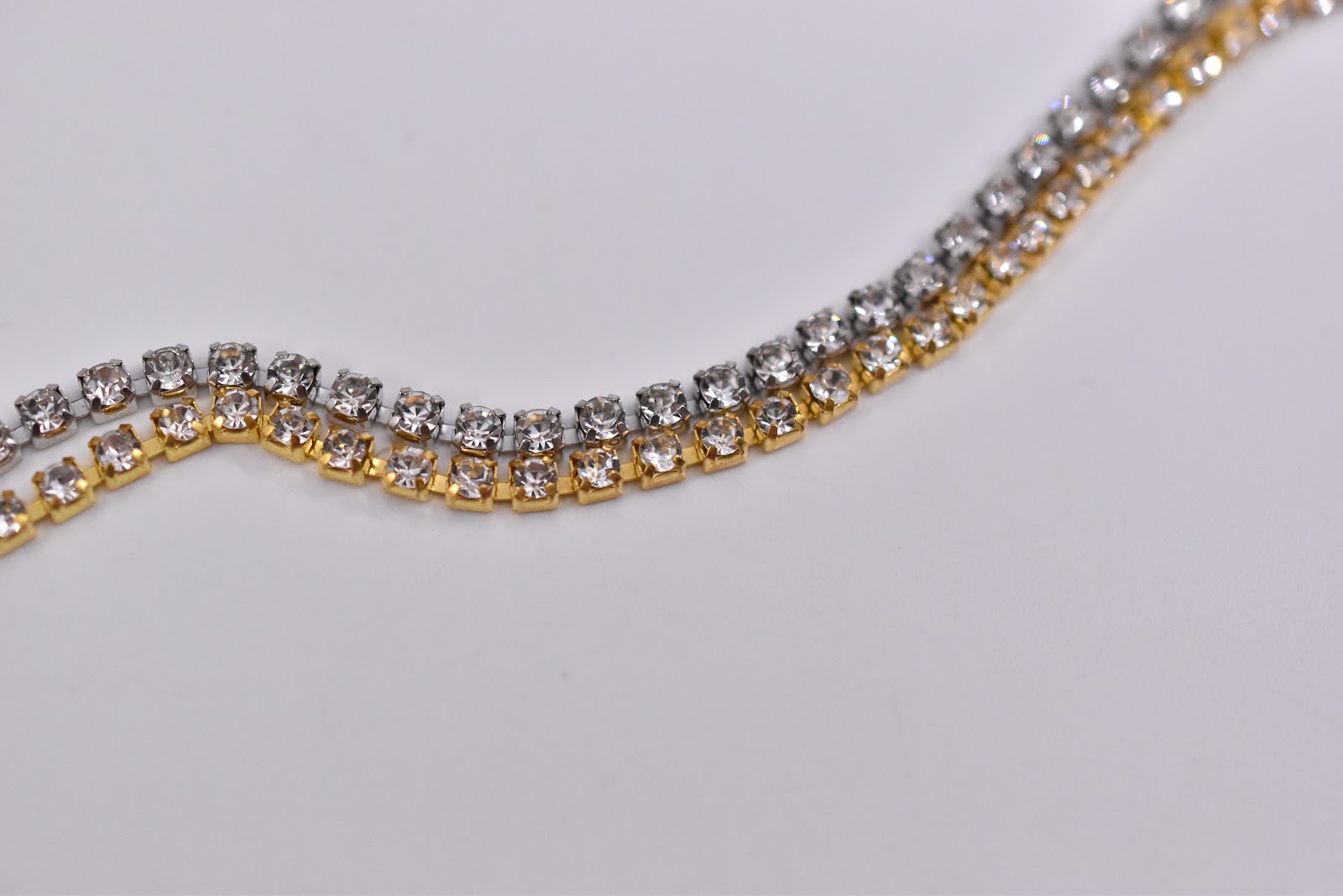 Como usar pedrinha de strass em peças artesanais?